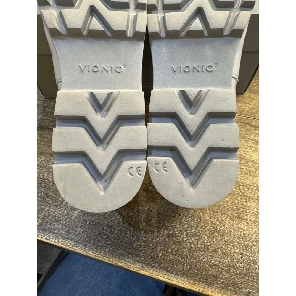Vionic Women's Kensley Vapor Crinkle Patent Leather Loafers Gray Size 6‎